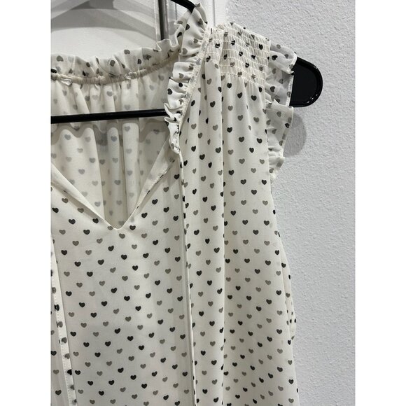 Heart-Printed Ivory Sleeveless Blouse With Ruffled Detail V-Neckline - Picture 4 of 9